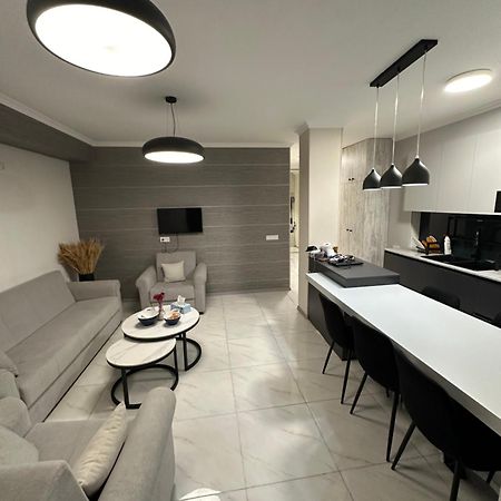 Elegant Escape In City Center Erevan Esterno foto