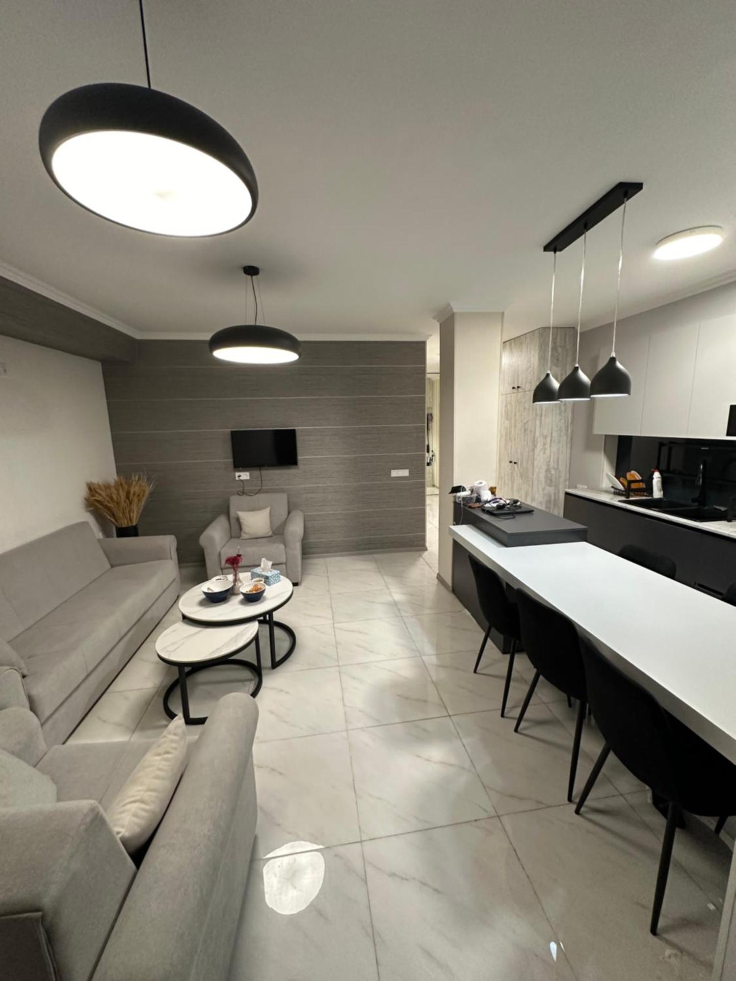 Elegant Escape In City Center Erevan Esterno foto